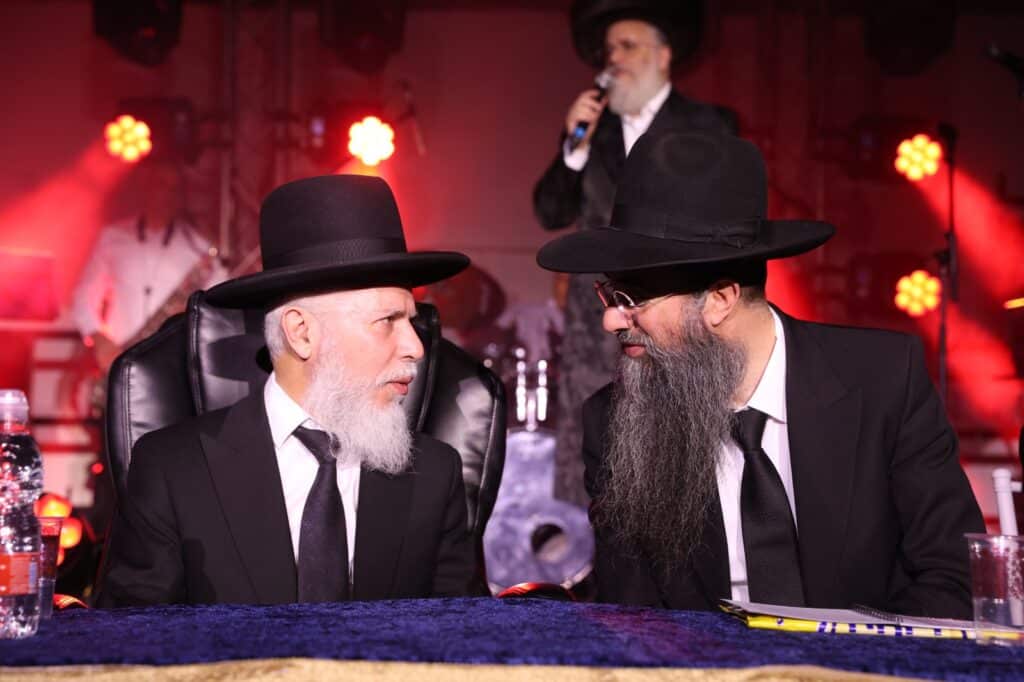 תלמידי ישיבת "אבני נזר" הקבילו את פני ראש הישיבה