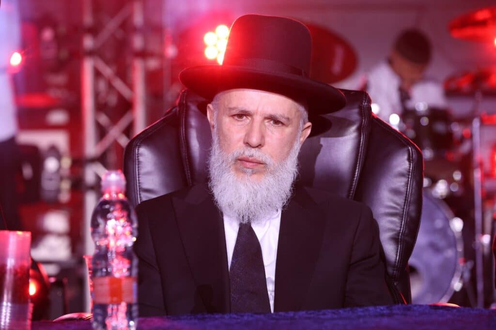 תלמידי ישיבת "אבני נזר" הקבילו את פני ראש הישיבה