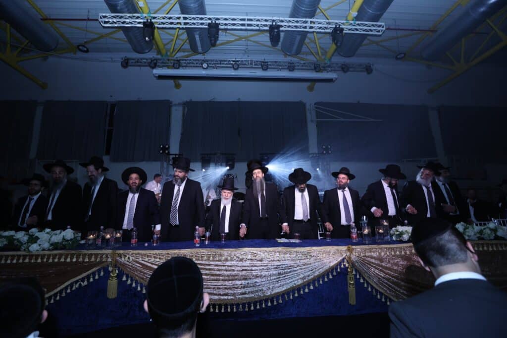 תלמידי ישיבת "אבני נזר" הקבילו את פני ראש הישיבה