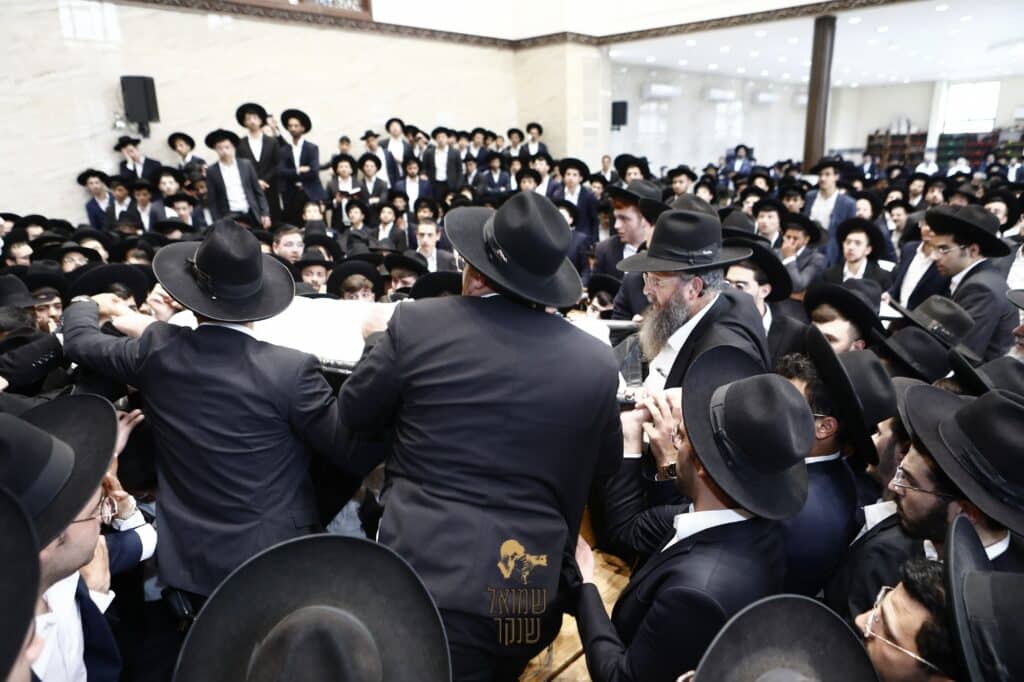 רכסים: אלפים ליוו למנוחות את ראש הישיבה הנערץ