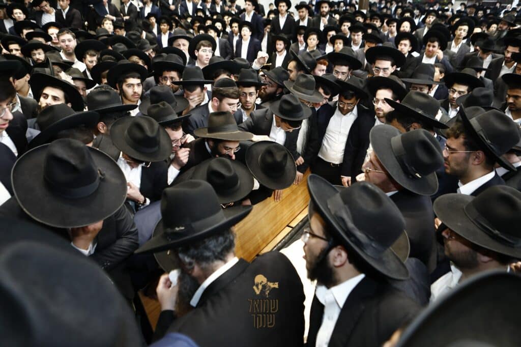 רכסים: אלפים ליוו למנוחות את ראש הישיבה הנערץ