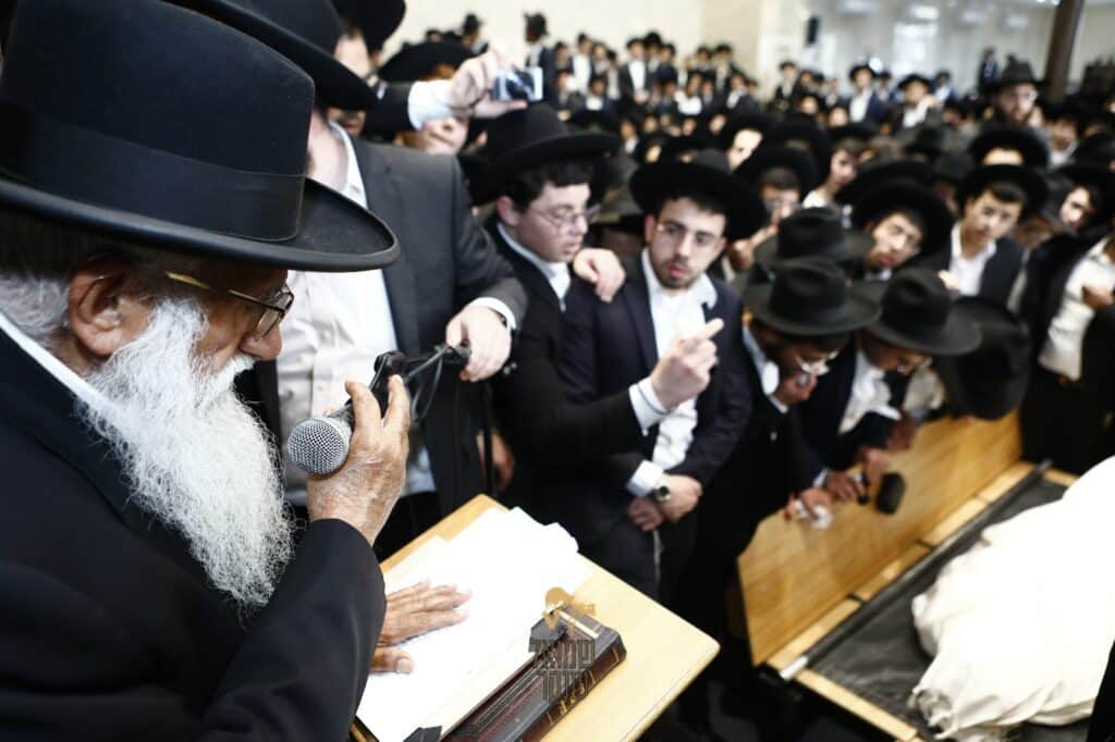 רכסים: אלפים ליוו למנוחות את ראש הישיבה הנערץ