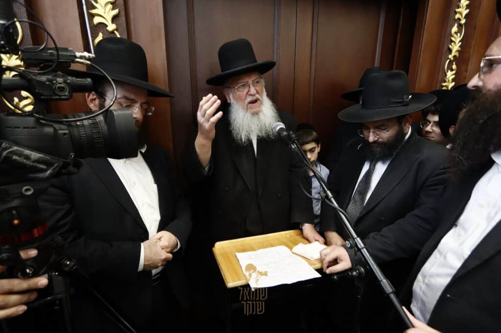 רכסים: אלפים ליוו למנוחות את ראש הישיבה הנערץ