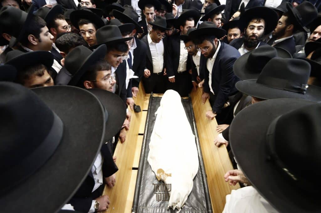 רכסים: אלפים ליוו למנוחות את ראש הישיבה הנערץ