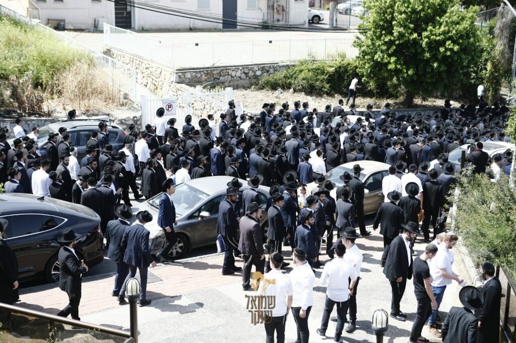 רכסים: אלפים ליוו למנוחות את ראש הישיבה הנערץ