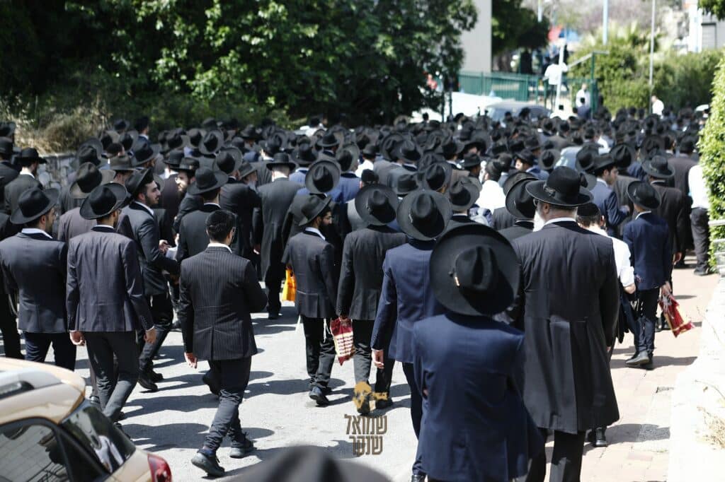 רכסים: אלפים ליוו למנוחות את ראש הישיבה הנערץ