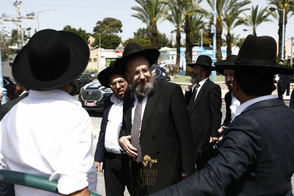רכסים: אלפים ליוו למנוחות את ראש הישיבה הנערץ
