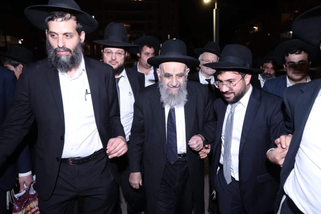 ראשי הישיבות התכנסו ליסוד הישיבה החדשה אורחות דעת ראשי הישיבות התכנסו ליסוד הישיבה החדשה אורחות דעת