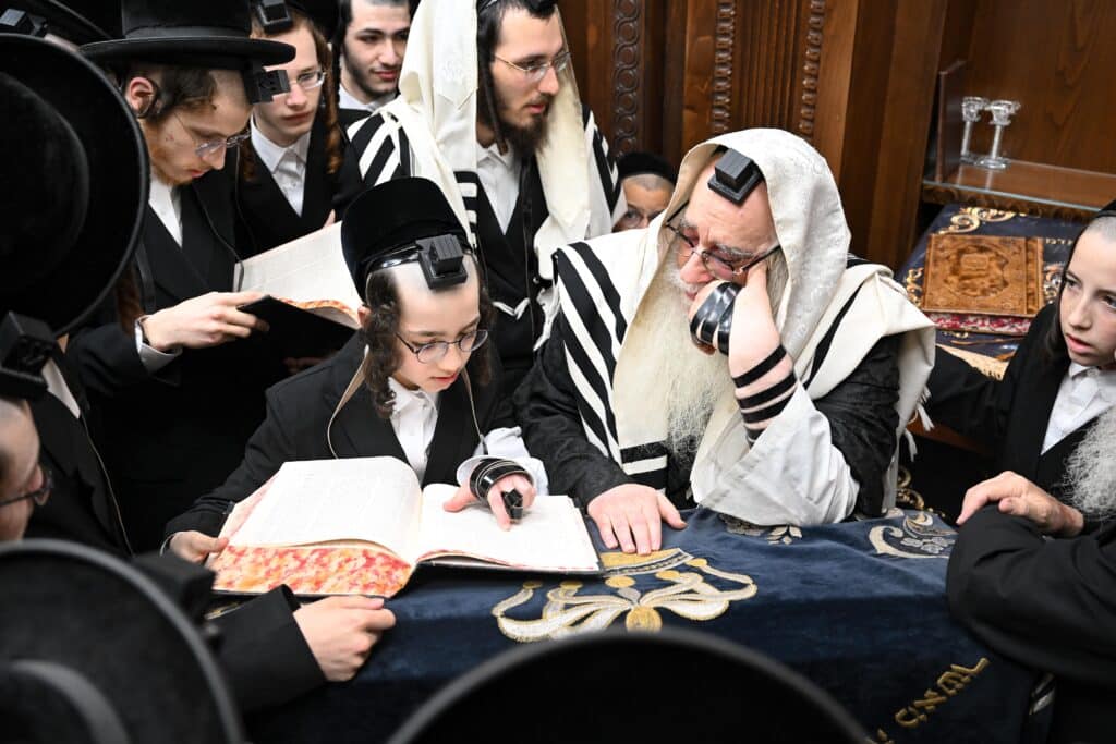 מאפיית המצות ועד לטיש נעילת החג: פסח בחצר הקודש צאנז