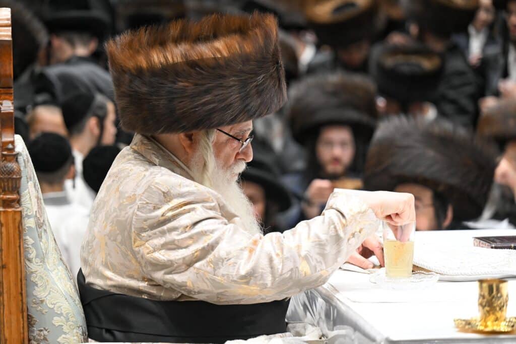 מאפיית המצות ועד לטיש נעילת החג: פסח בחצר הקודש צאנז