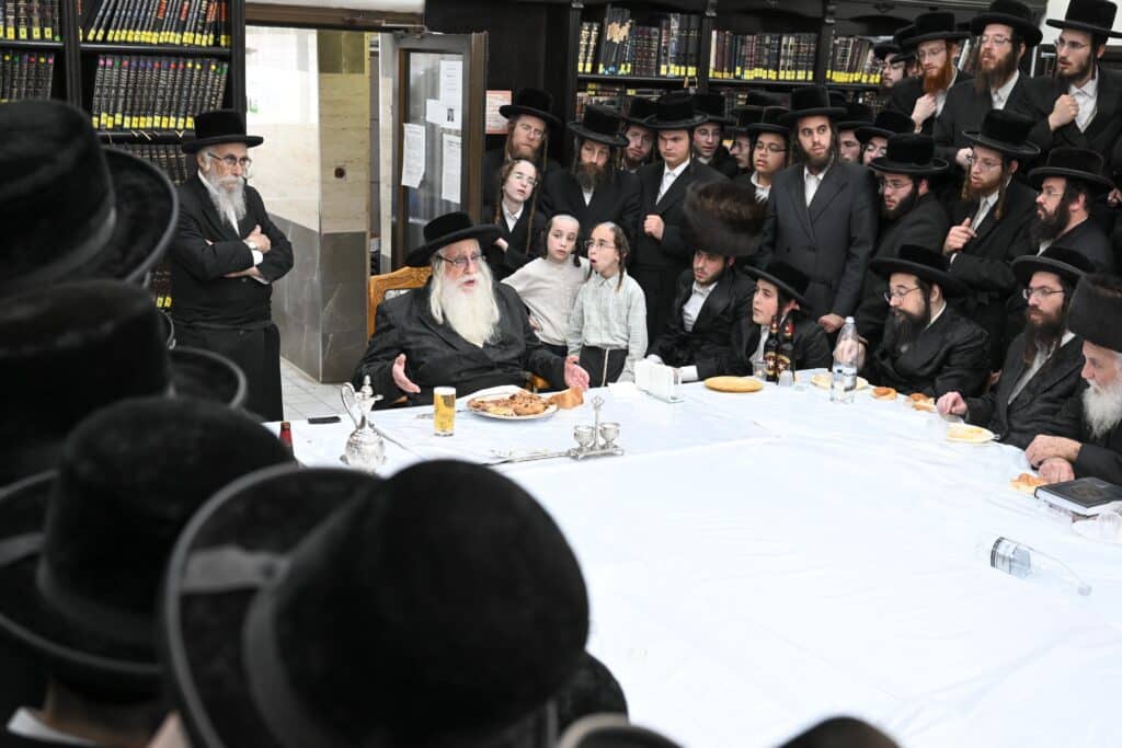 מאפיית המצות ועד לטיש נעילת החג: פסח בחצר הקודש צאנז