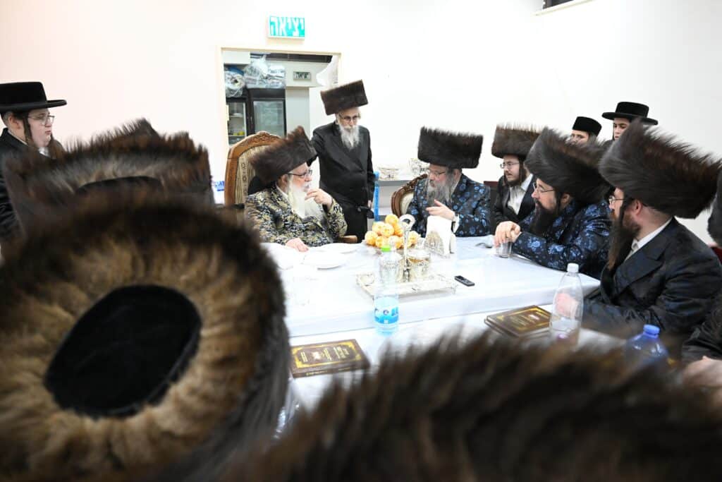 מאפיית המצות ועד לטיש נעילת החג: פסח בחצר הקודש צאנז