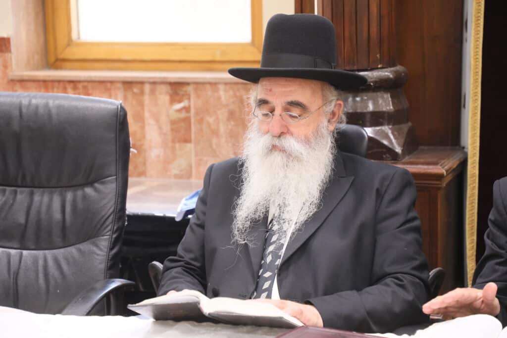 מעמד קבלת פני רבו בהשתתפות רבנים דיינים ראשי ישיבות ות"ח נכבדים