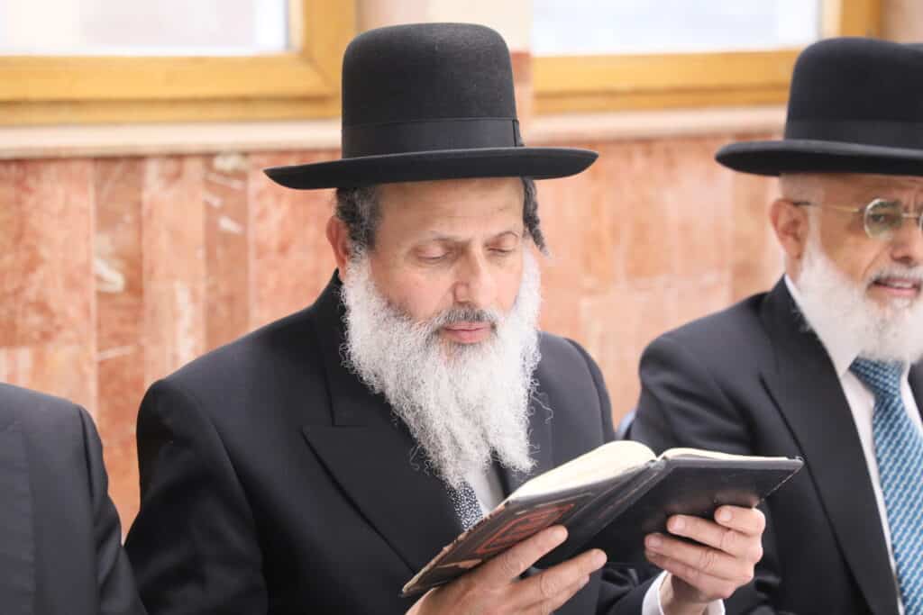 מעמד קבלת פני רבו בהשתתפות רבנים דיינים ראשי ישיבות ות"ח נכבדים