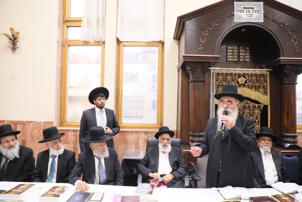 מעמד קבלת פני רבו בהשתתפות רבנים דיינים ראשי ישיבות ות"ח נכבדים