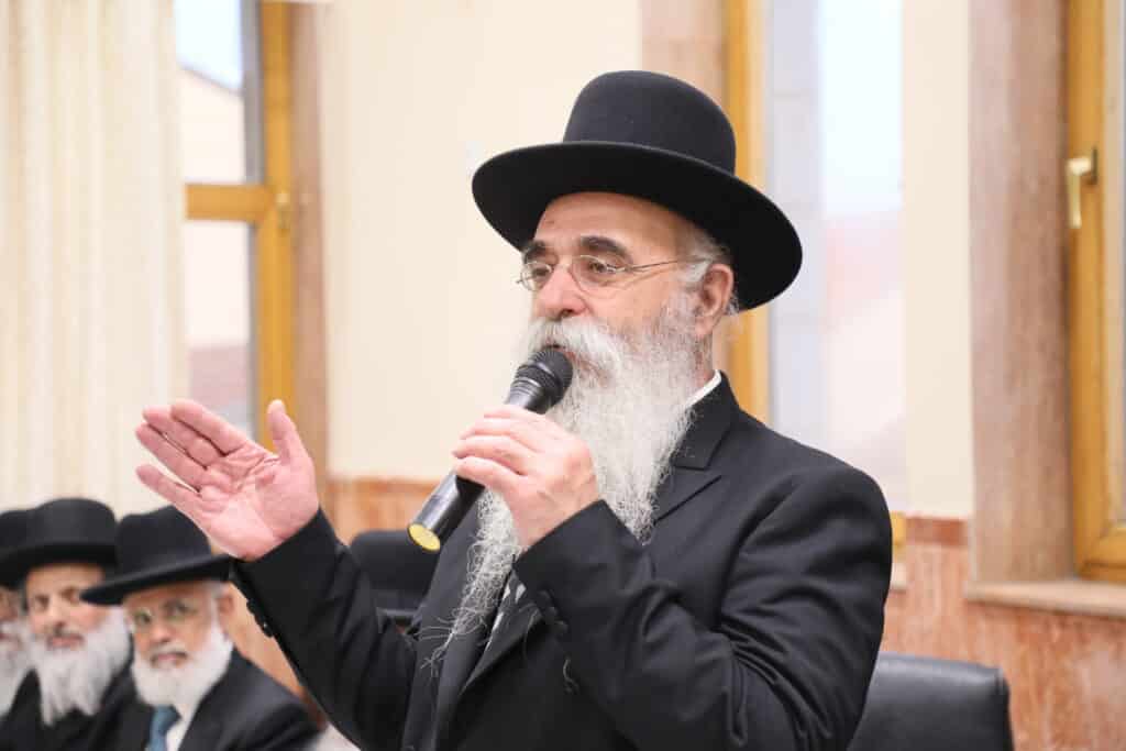 מעמד קבלת פני רבו בהשתתפות רבנים דיינים ראשי ישיבות ות"ח נכבדים