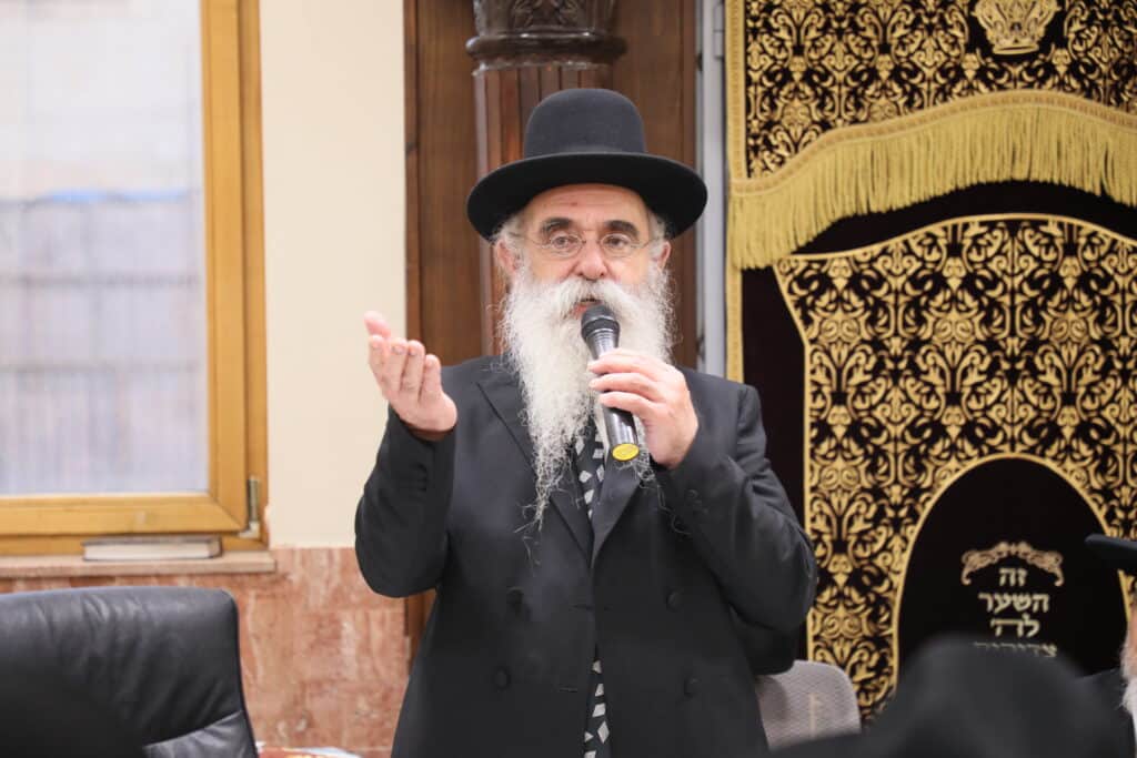 מעמד קבלת פני רבו בהשתתפות רבנים דיינים ראשי ישיבות ות"ח נכבדים