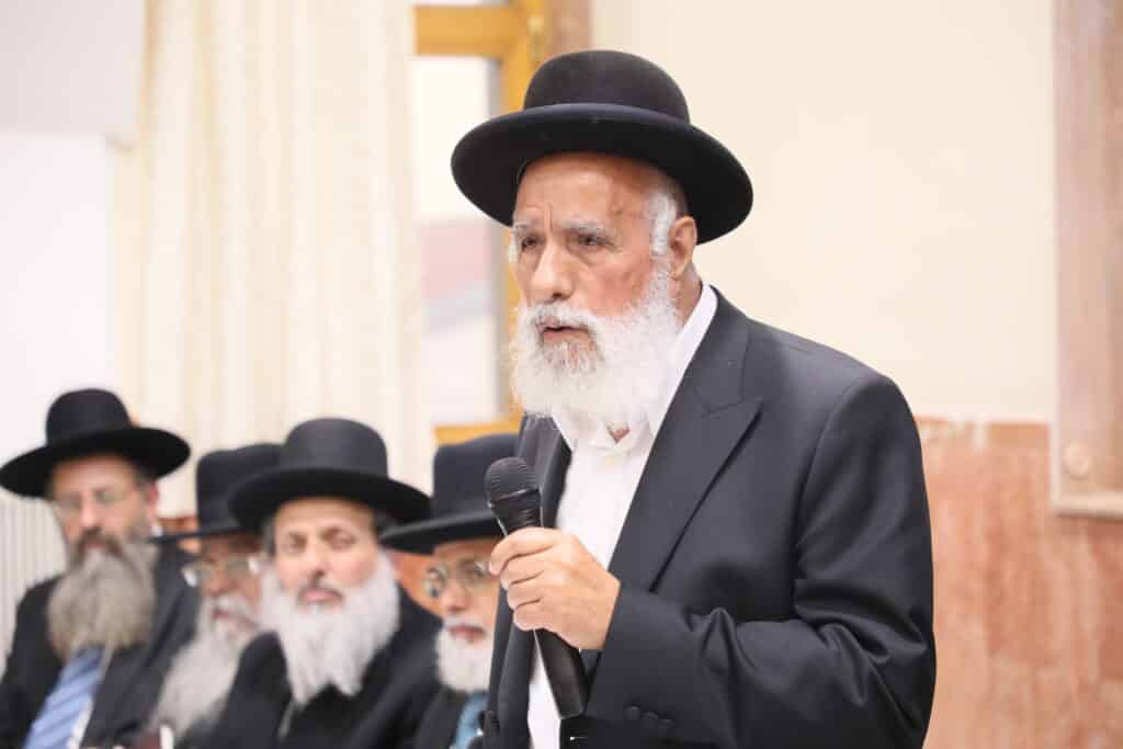 מעמד קבלת פני רבו בהשתתפות רבנים דיינים ראשי ישיבות ות"ח נכבדים