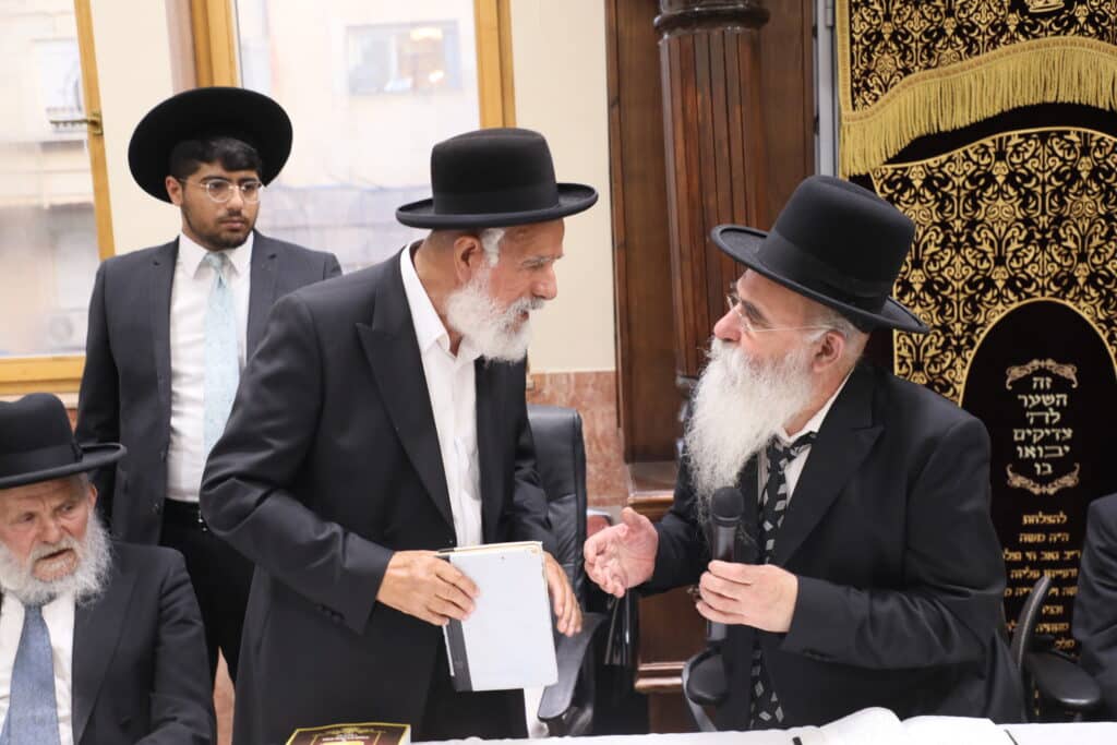 מעמד קבלת פני רבו בהשתתפות רבנים דיינים ראשי ישיבות ות"ח נכבדים