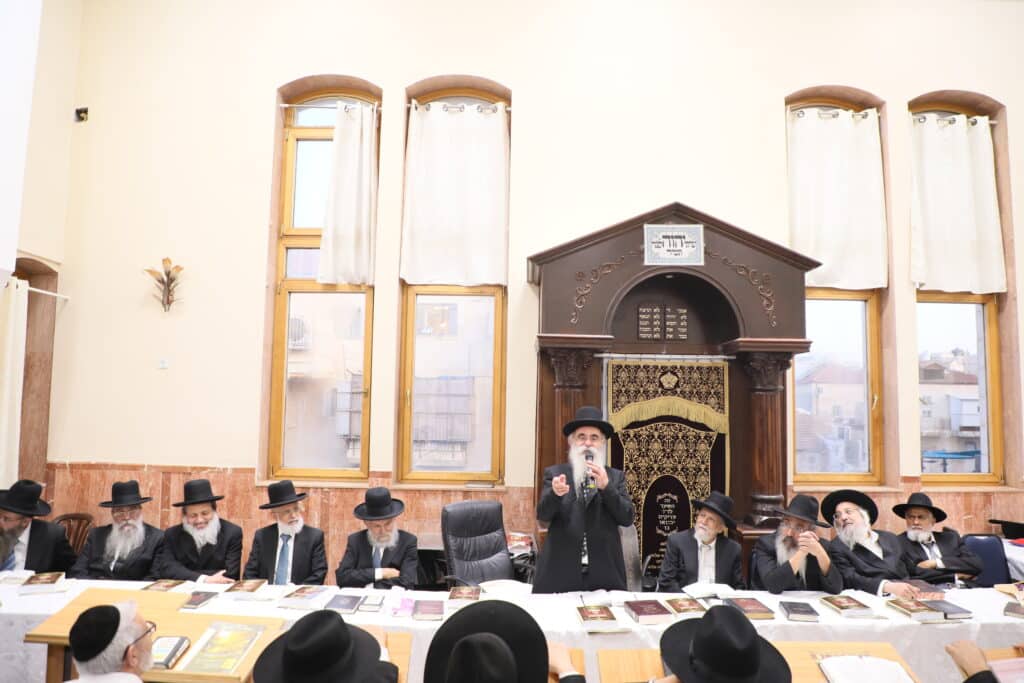 מעמד קבלת פני רבו בהשתתפות רבנים דיינים ראשי ישיבות ות"ח נכבדים