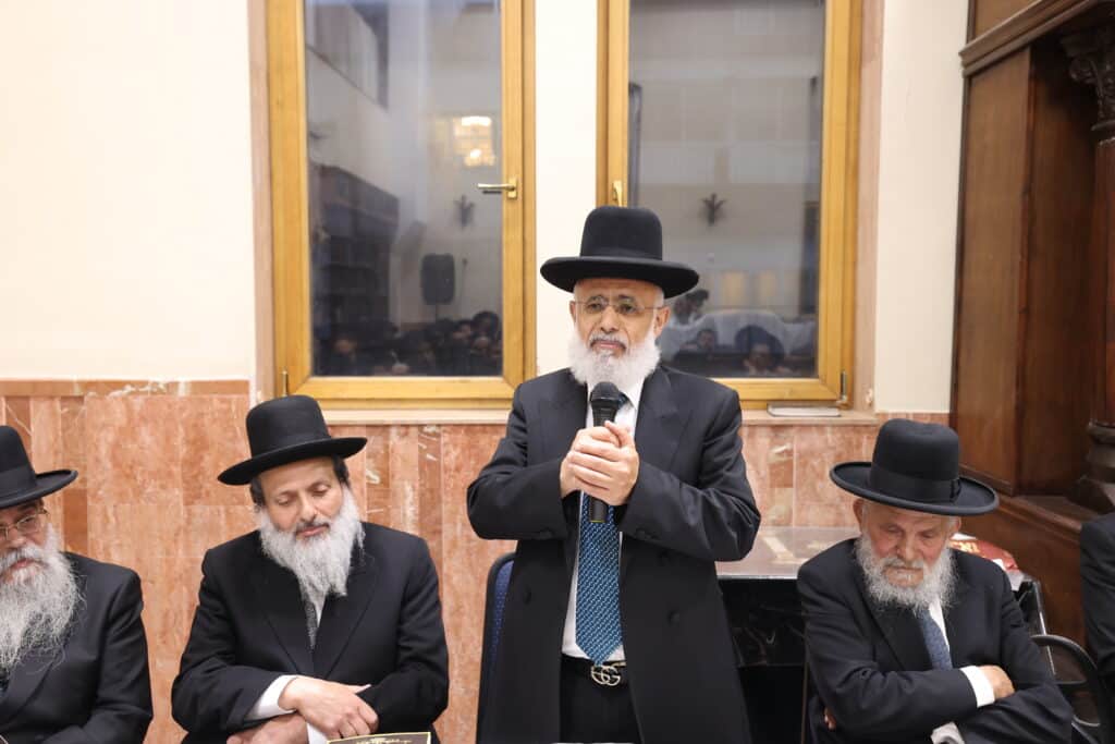 מעמד קבלת פני רבו בהשתתפות רבנים דיינים ראשי ישיבות ות"ח נכבדים