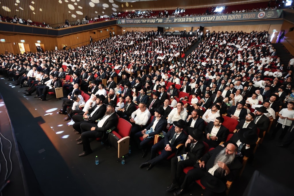 הגדולים הגיעו לכבד את לומדי התורה מהעדה הבוכרית • גלריה