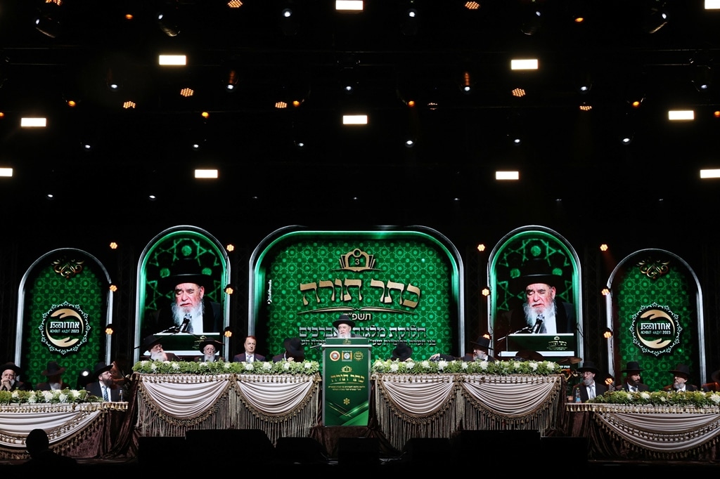 הגדולים הגיעו לכבד את לומדי התורה מהעדה הבוכרית • גלריה