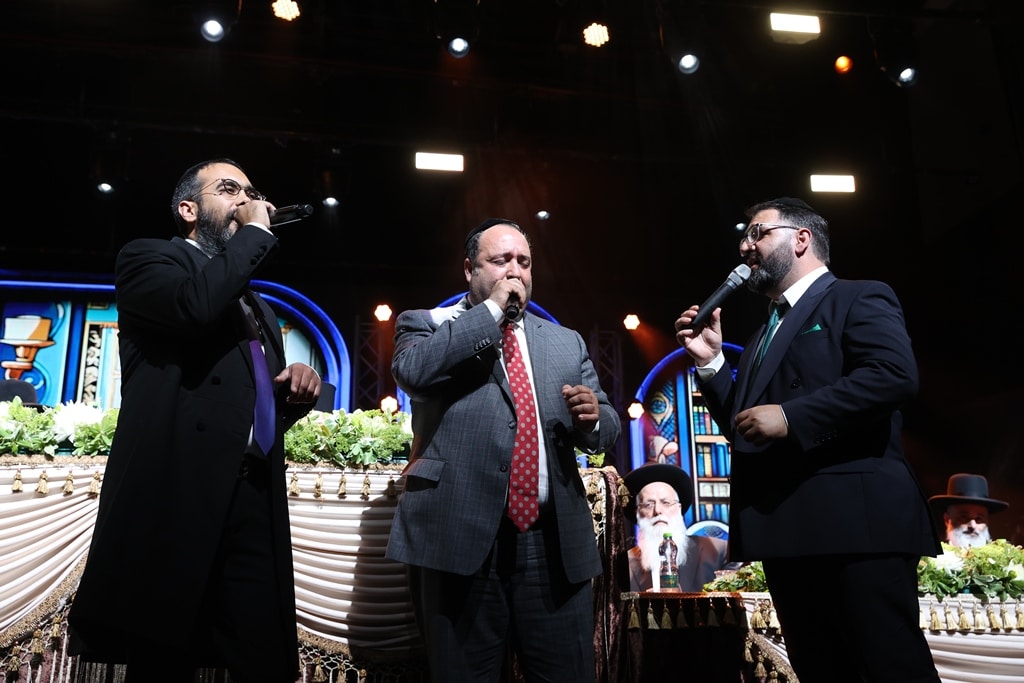 הגדולים הגיעו לכבד את לומדי התורה מהעדה הבוכרית • גלריה