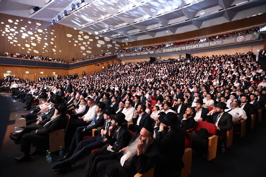 הגדולים הגיעו לכבד את לומדי התורה מהעדה הבוכרית • גלריה