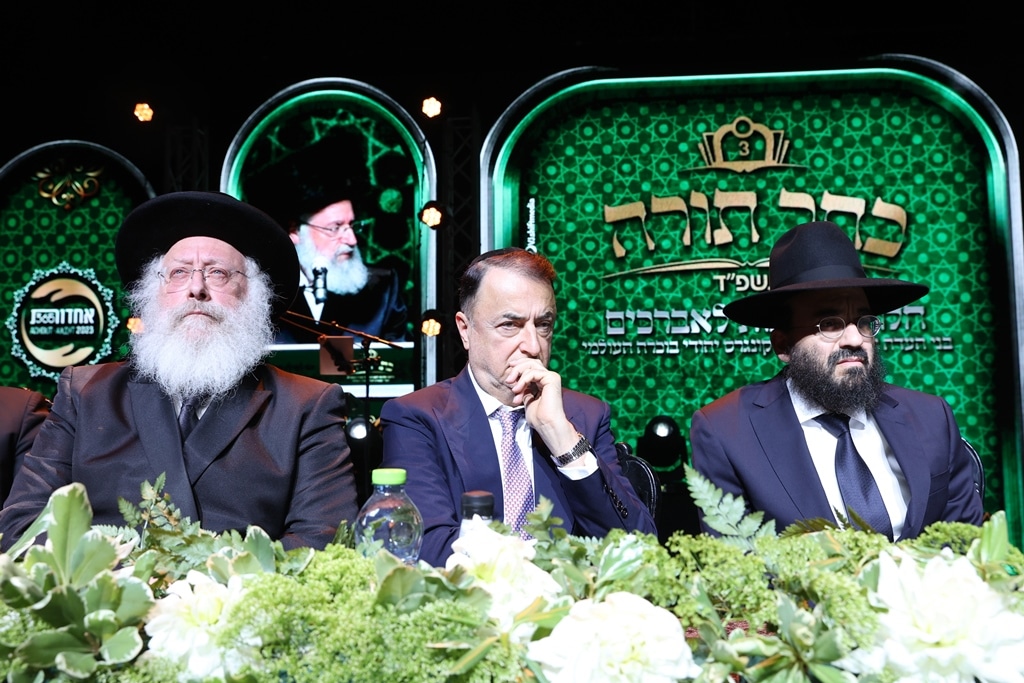 הגדולים הגיעו לכבד את לומדי התורה מהעדה הבוכרית • גלריה