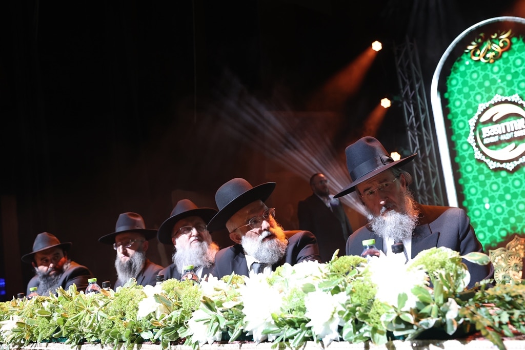 הגדולים הגיעו לכבד את לומדי התורה מהעדה הבוכרית • גלריה