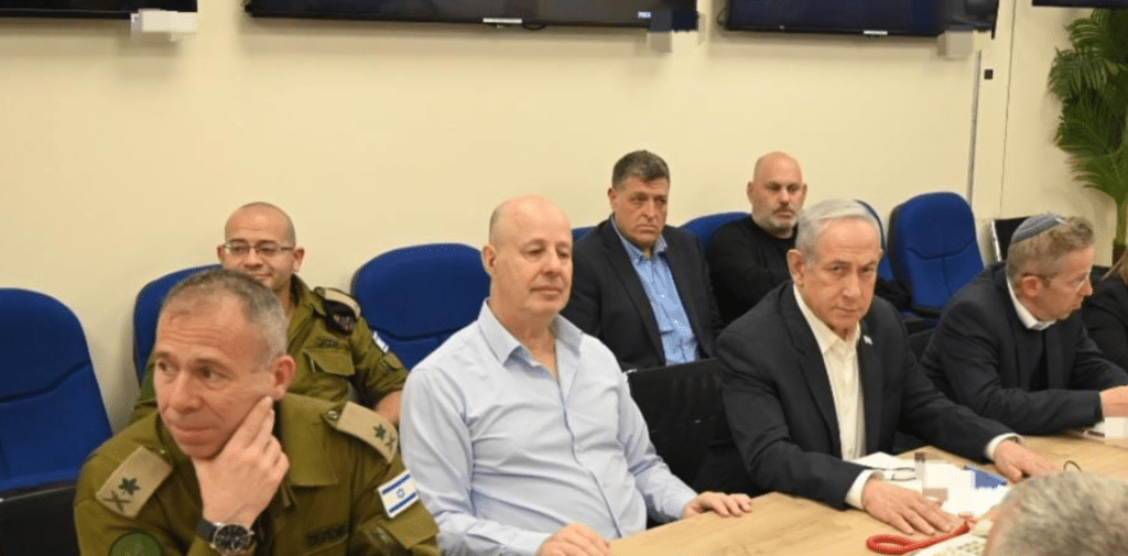 בבור בקריה: תיעוד מכינוס הקבינט הלילה