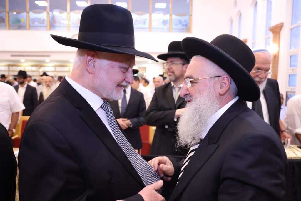 גדולי עולם הדיינות והרבנות במעמד לכבודו של זקן חברי בית הדין