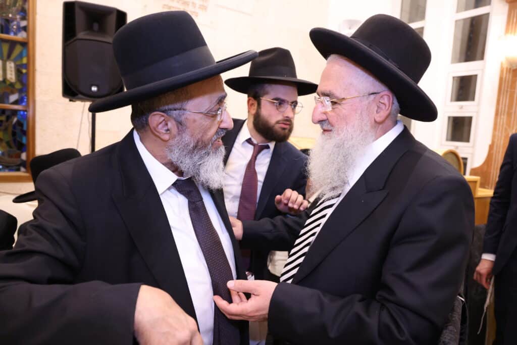 גדולי עולם הדיינות והרבנות במעמד לכבודו של זקן חברי בית הדין