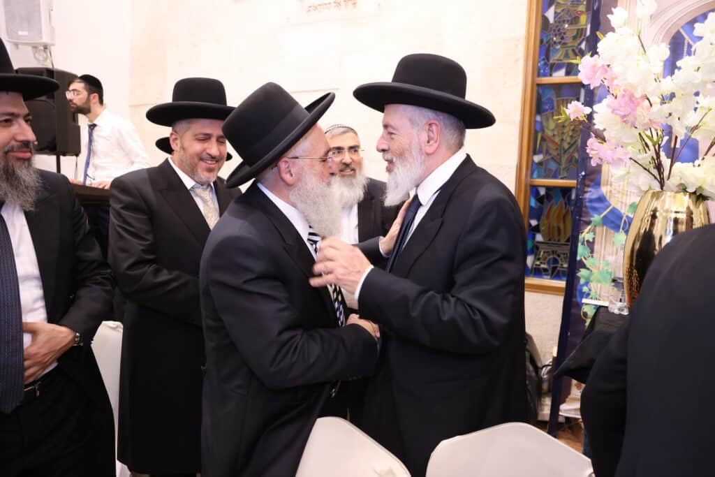 גדולי עולם הדיינות והרבנות במעמד לכבודו של זקן חברי בית הדין