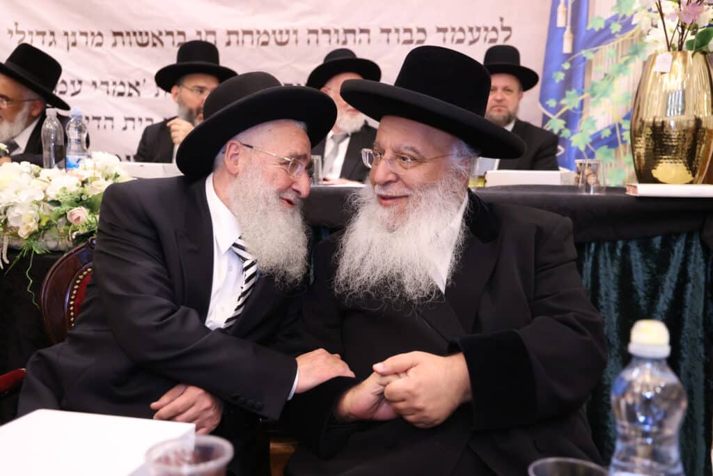 גדולי עולם הדיינות והרבנות במעמד לכבודו של זקן חברי בית הדין