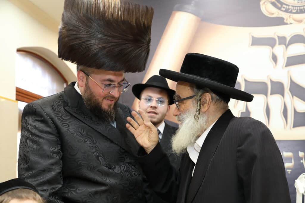 גלריה: מעמד הכנסת ספר תורה בחצר הקודש נדבורנה ירושלים