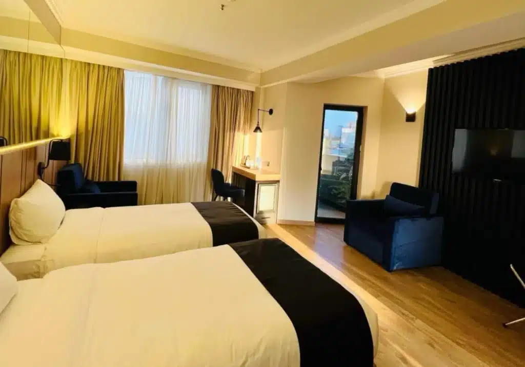 חדרים אחרונים לחופשת הכל כלול במלון הכשר ג'נסיס טבליסי שבגאורגיה