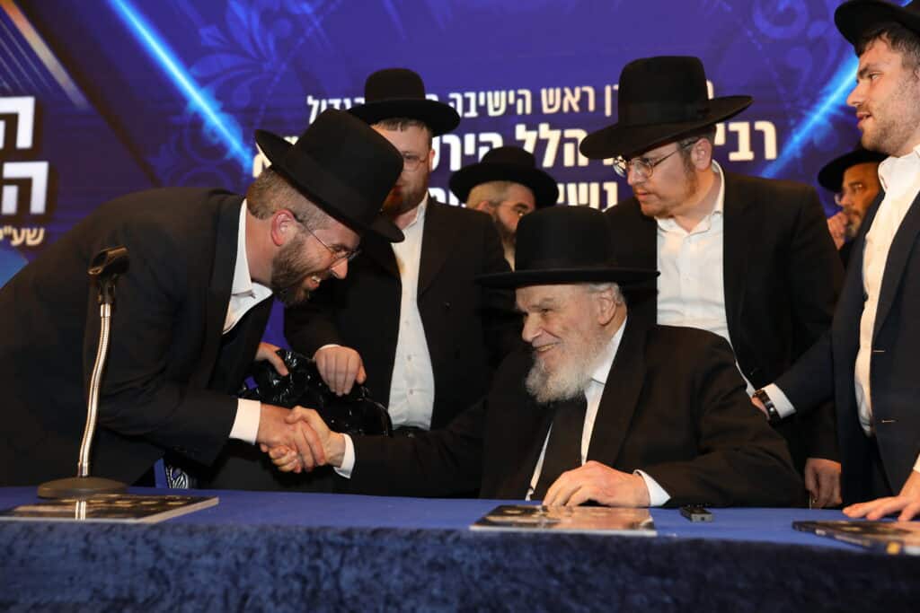 הגדולים נשאלו: כיצד צריכים בני ישיבות לנהוג בבין הזמנים הקרוב?