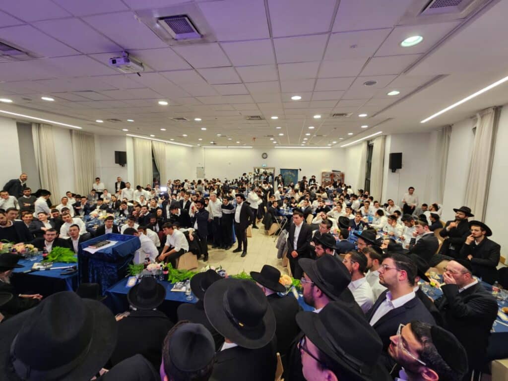 מעמד חיזוק למאות בני ישיבות יוצאי צרפת במעמד גדולי ישראל