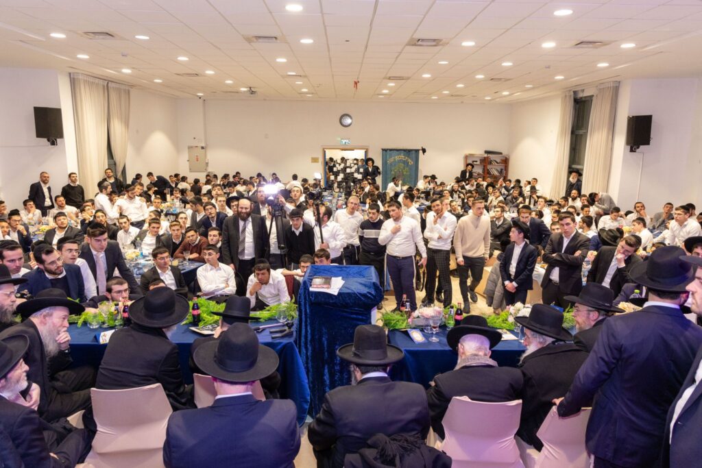 מעמד חיזוק למאות בני ישיבות יוצאי צרפת במעמד גדולי ישראל