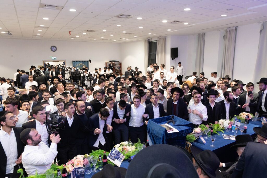 מעמד חיזוק למאות בני ישיבות יוצאי צרפת במעמד גדולי ישראל