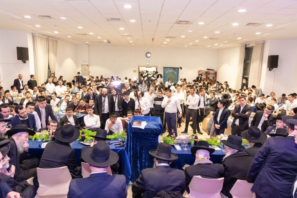 מעמד חיזוק למאות בני ישיבות יוצאי צרפת במעמד גדולי ישראל