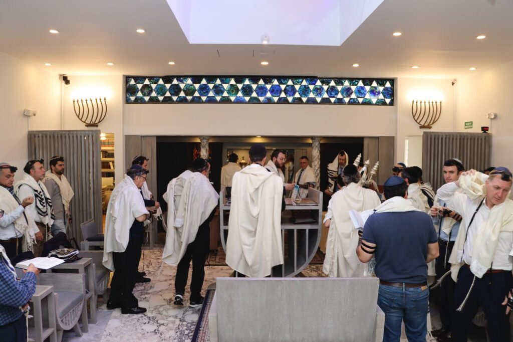 הרב הראשי ביקר בקהילה היהודית בקולומביה