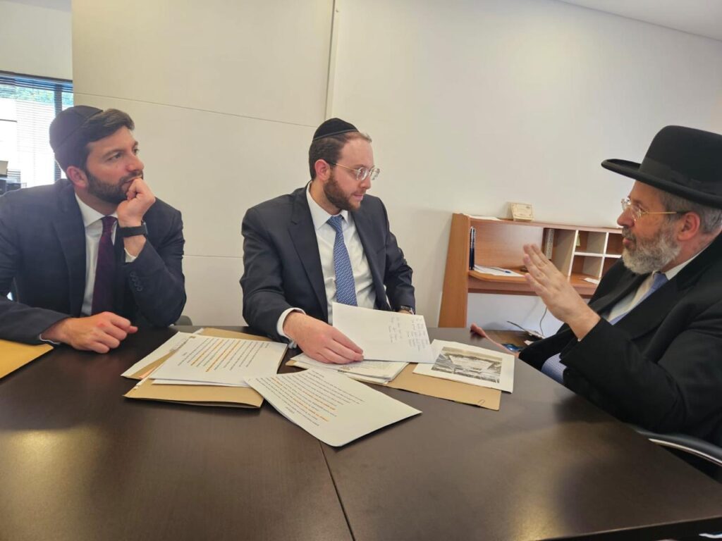 הרב הראשי ביקר בקהילה היהודית בקולומביה