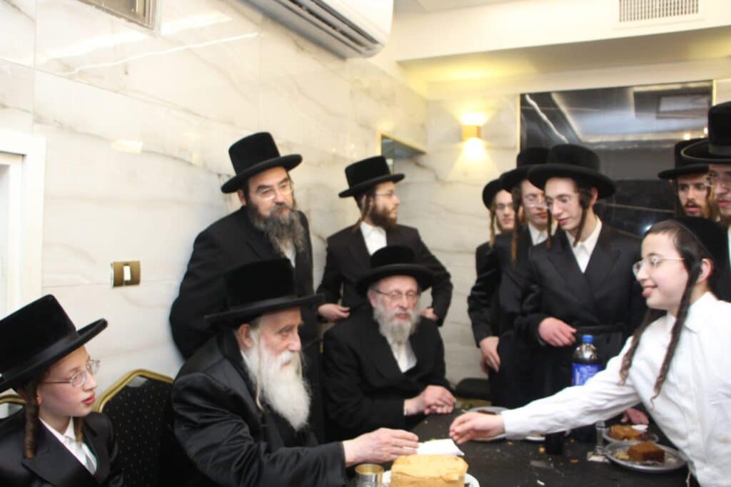 גלריה: שמחת הבר מצוה לנכד האדמו״ר משאץ