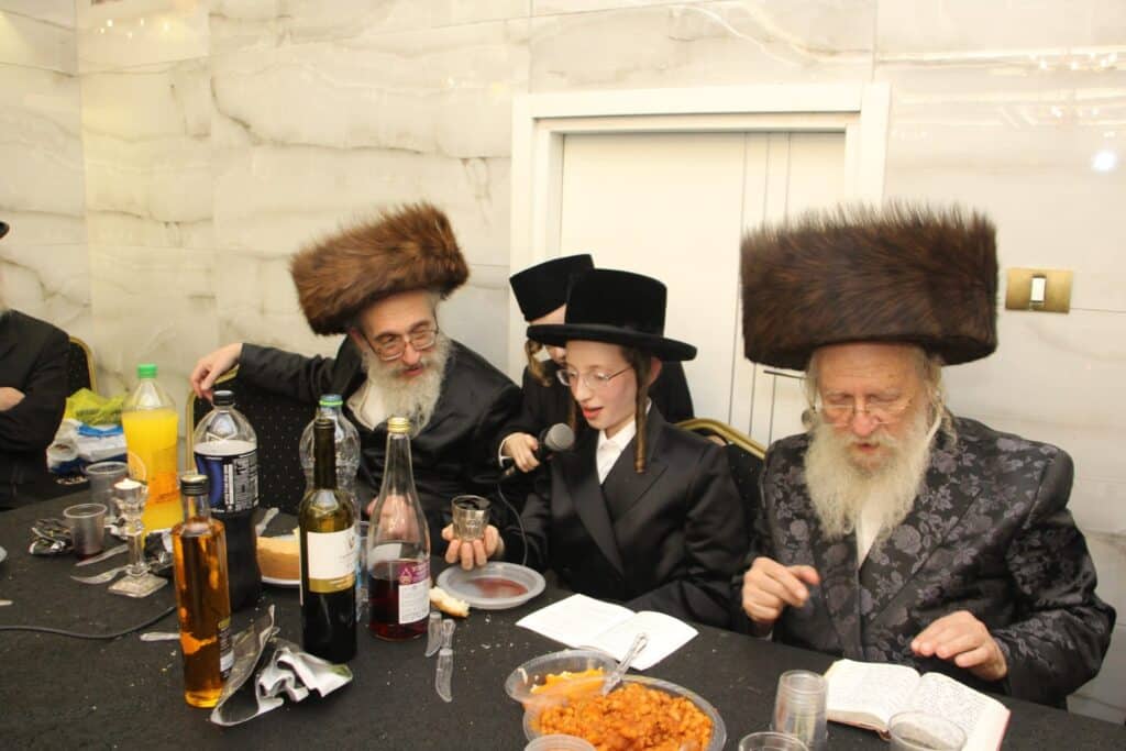 גלריה: שמחת הבר מצוה לנכד האדמו״ר משאץ