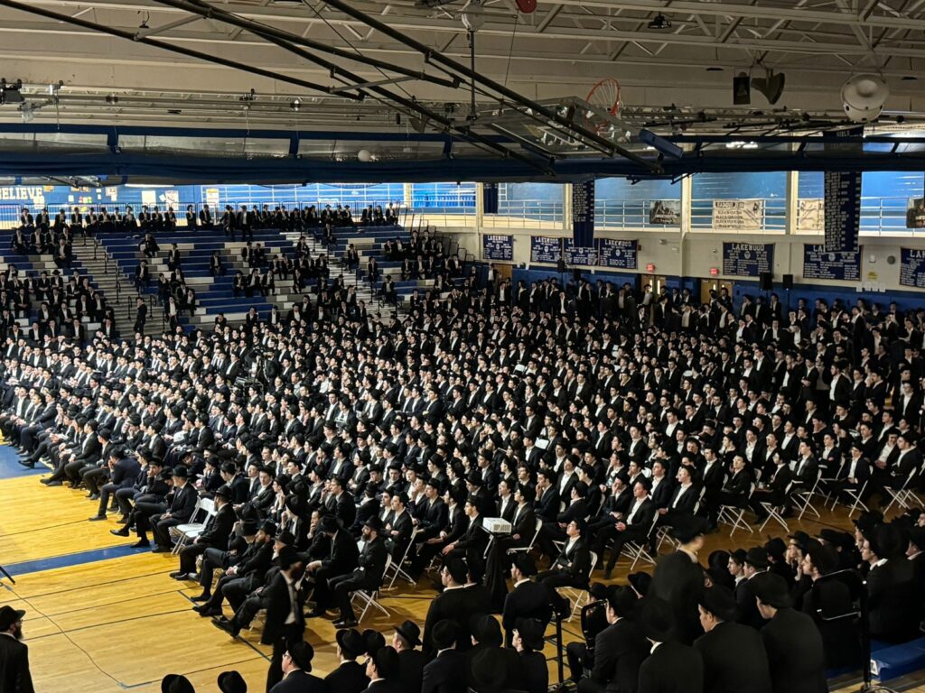 "על בני התורה בארה"ב להשתתף בצערם של בני הישיבות בארה"ק"