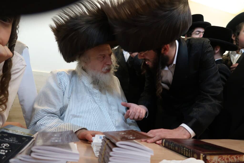 האדמו"ר המשפיע שבת במודיעין עילית והודה על הנס בים המלח האדמו"ר המשפיע שבת במודיעין עילית והודה על הנס בים המלח