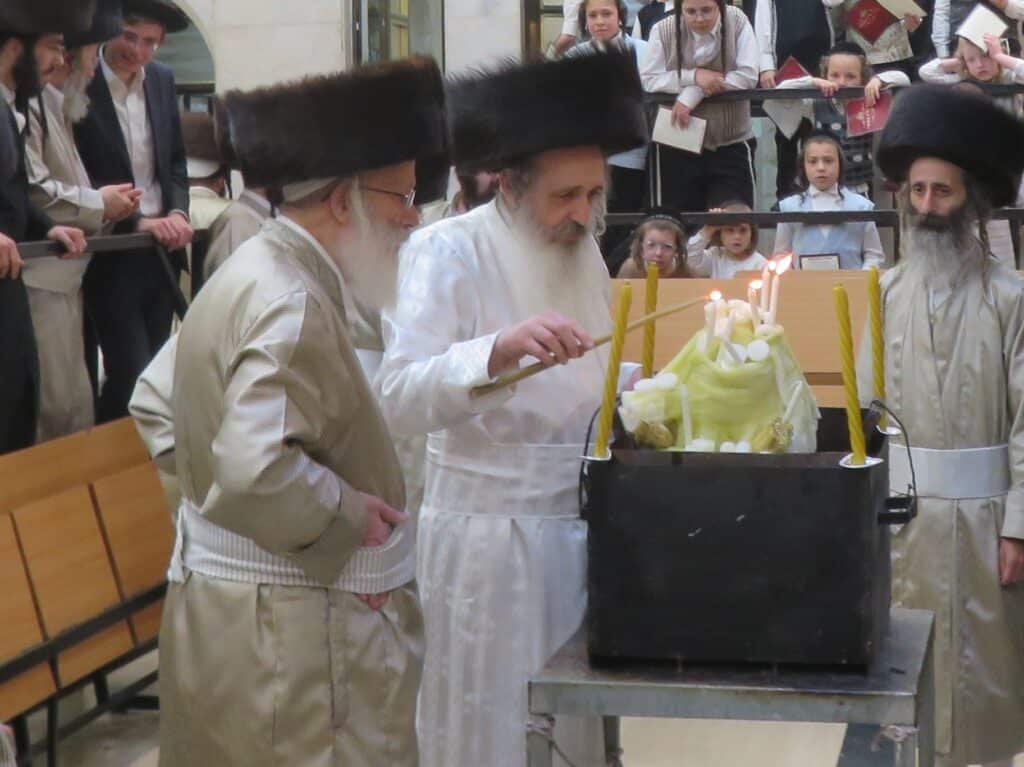 עם כד הכסף: ל"ג בעומר בחצר הקודש שומרי אמונים